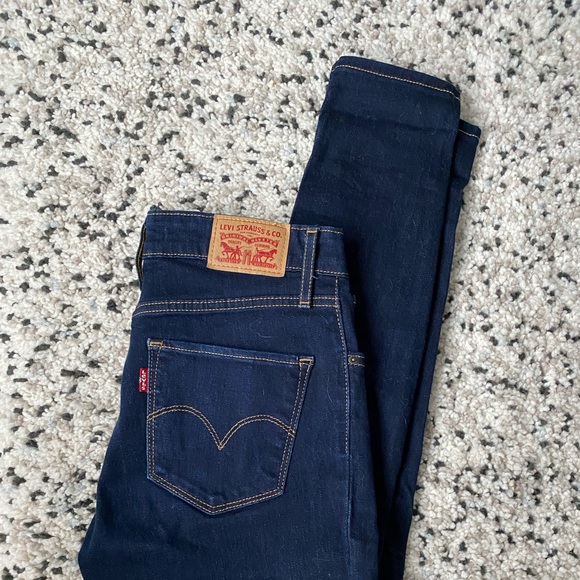 Levis 721 High Rise Skinny Jeans - Picture 3 of 3
